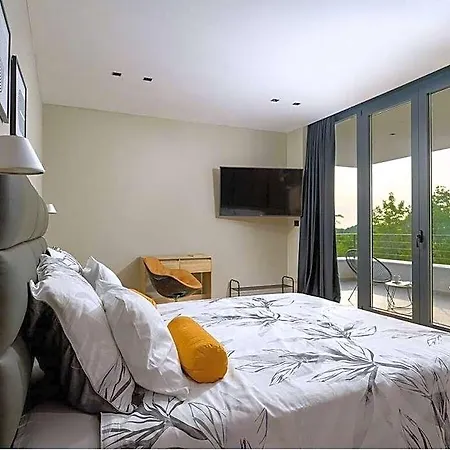 She Luxury Comfortable Hotel 3*