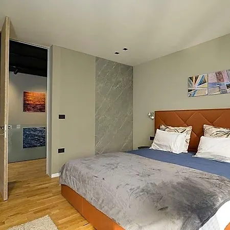 She Luxury Comfortable 3*