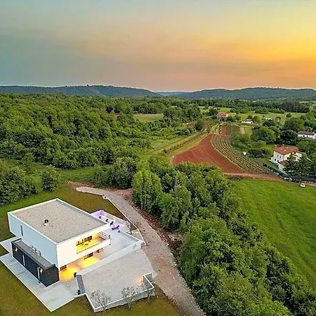 She Luxury Comfortable Hotel Grožnjan